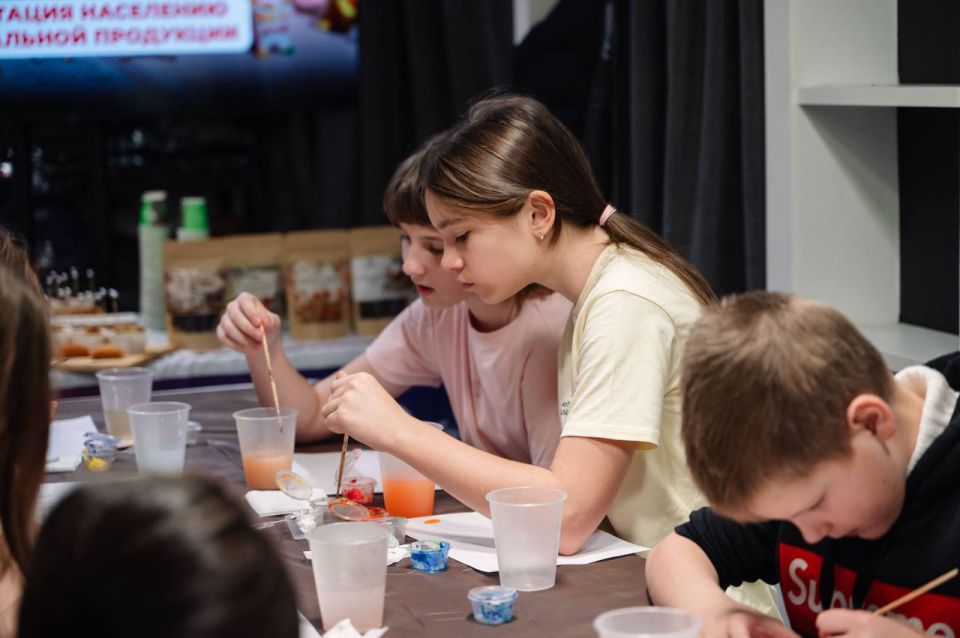 Дмитрий Миляев: В Универмаге тульских брендов отметили День народного единства Дмитрий Миляев: В Универмаге тульских брендов отметили День народного единства