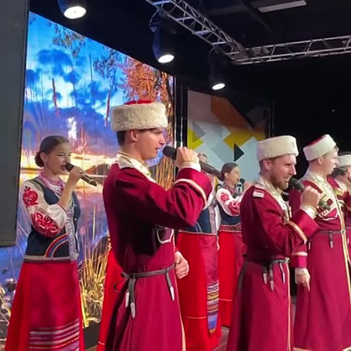 В День народного единства прошло заключительное мероприятие XIX Межрегионального фестиваля национальных культур «Страна в миниатюре»