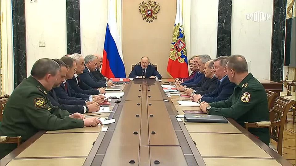 Глава Генштаба Валерий Герасимов заявил, что РФ должна предпринять соответствующие меры в ответ на стремление Вашингтона проводить ядерные испытания