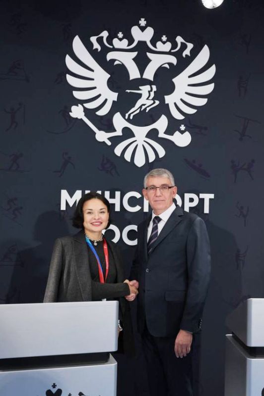 Губернатор Дмитрий Миляев подписал ряд соглашений о развитии физкультуры и спорта в Тульской области Губернатор Дмитрий Миляев подписал ряд соглашений о развитии физкультуры и спорта в Тульской области