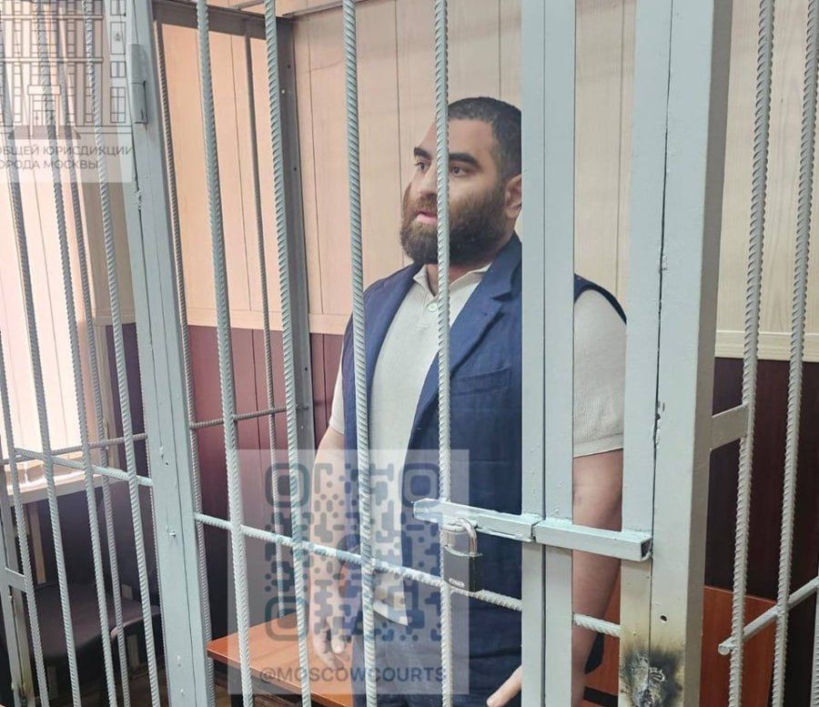 Суд в Москве продлил арест блогера Маркаряна, обвиняемого в оскорблении памяти защитников Отечества