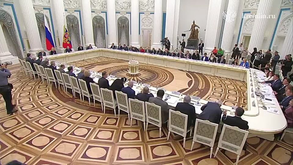 Олег Царёв: Провокаторы из-за рубежа хотят пошатнуть единство России, используя межнациональные факторы — Путин