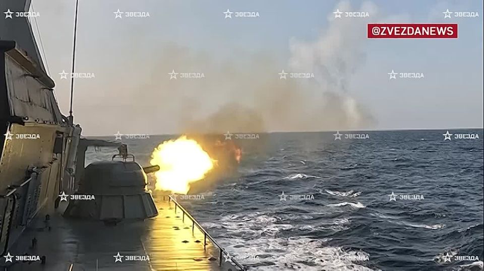 Отразили массированный воздушный удар и уничтожили подводную лодку условного противника