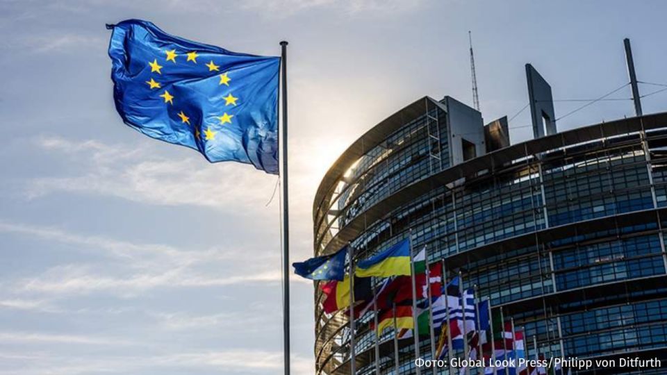  ,          ,   Politico    