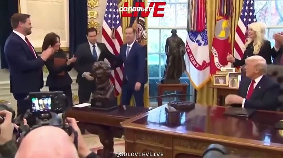 Серджио Гор назначен новым послом США в Индии