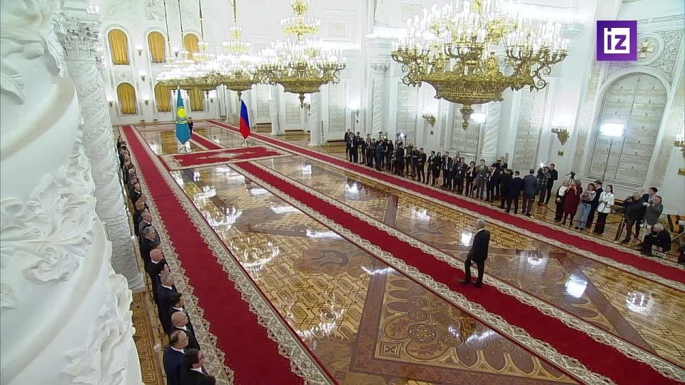 Владимир Путин встретил Касым-Жомарта Токаева в Георгиевском зале Большого Кремлевского дворца