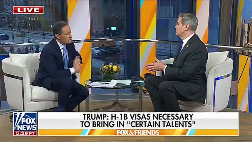 Скотт Бессент предложил вернуть производство в США по простой схеме: иностранные партнёры обучают американских рабочих, а затем передают им весь процесс