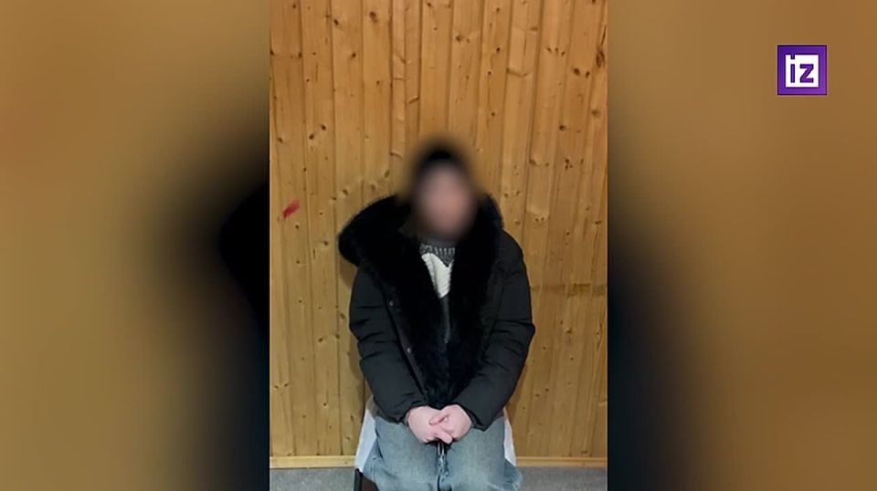 Вазу со скрытой камерой для слежки за российским государственным деятелем, на которого готовили покушение украинские спецслужбы, передал завербованным агентам мужчина на станции метро "Румянцево" в Москве