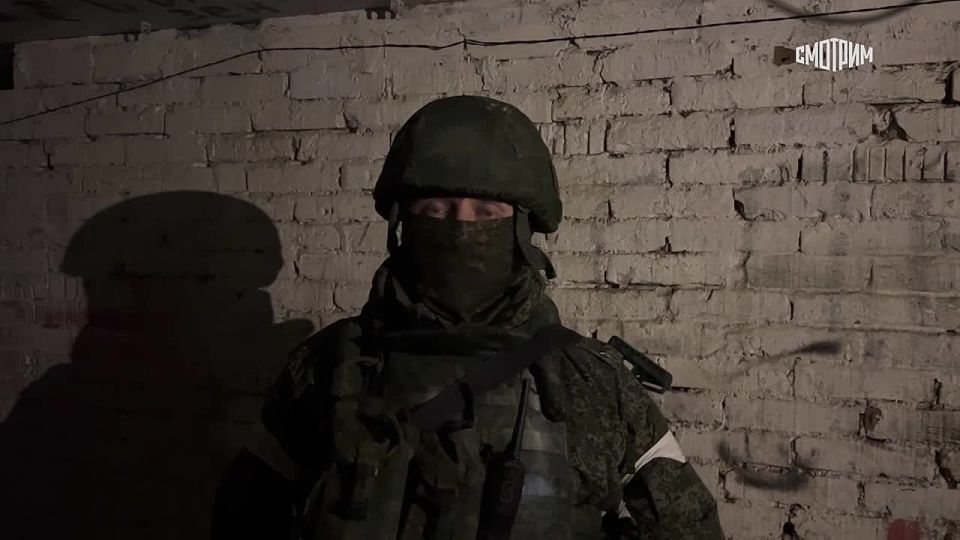 Наши бойцы продолжают освобождение западной части Купянска: Вооружённые силы РФ завершили зачистку от украинских боевиков улицы Васильковая и уничтожают противника, оставшегося в лесу вдоль реки Оскол, сообщил командир...