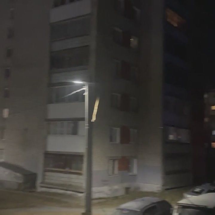 В Первоуральске экстренно эвакуировали жителей многоквартирного дома, где местный житель угрожает взорвать гранату