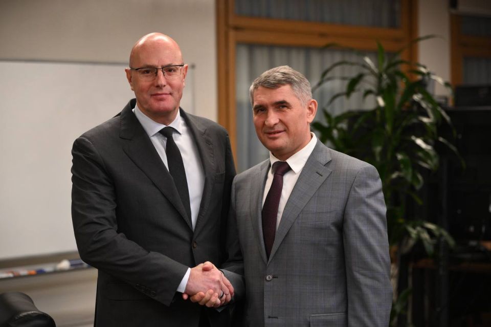 Дмитрий Чернышенко провел рабочую встречу с главой Чувашской Республики Олегом Николаевым