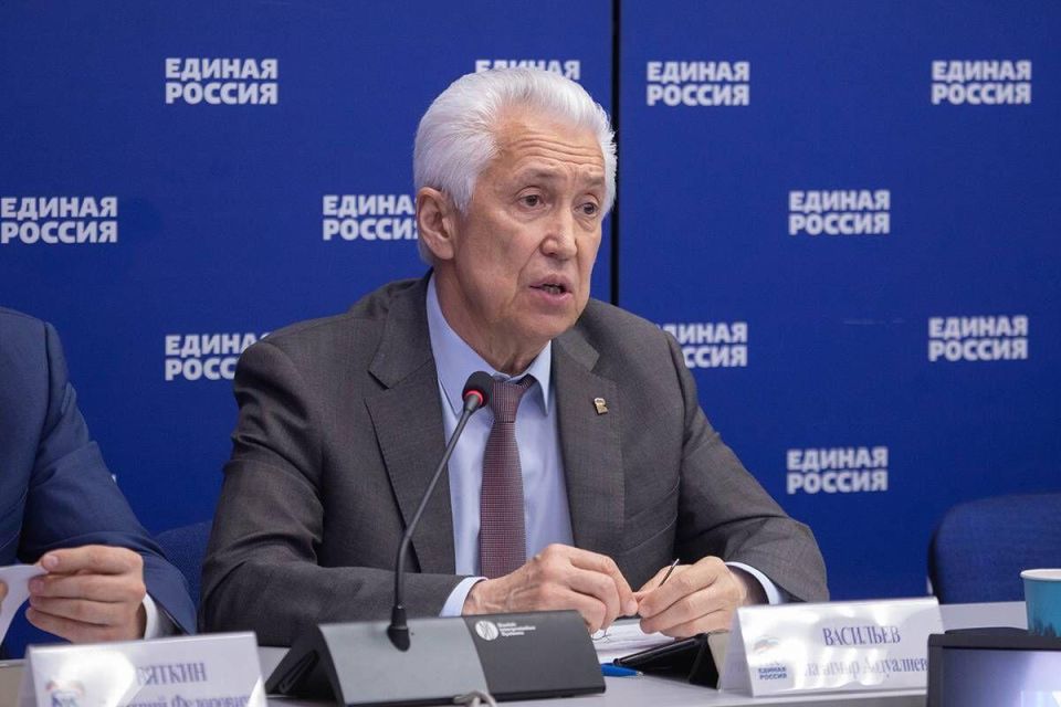             :  20   2026   10    2028     ...