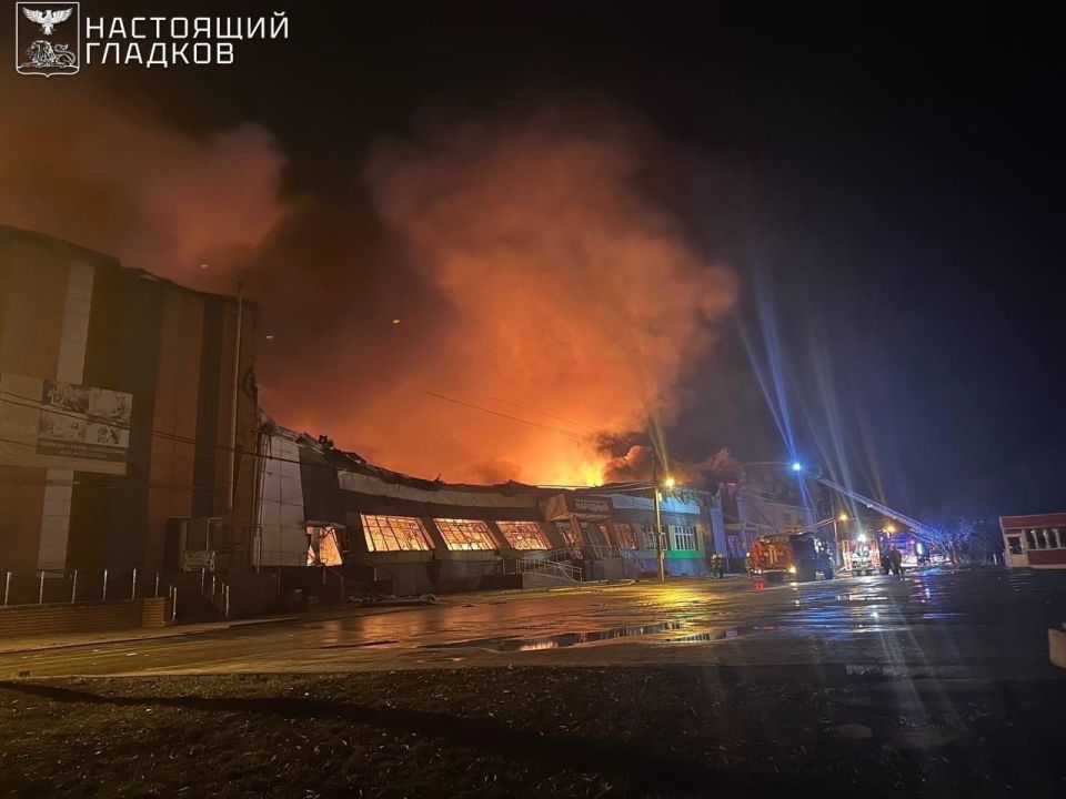 Два человека пострадали в результате атаки БПЛА ВСУ на коммерческое здание в Белгородской области, сообщил Гладков