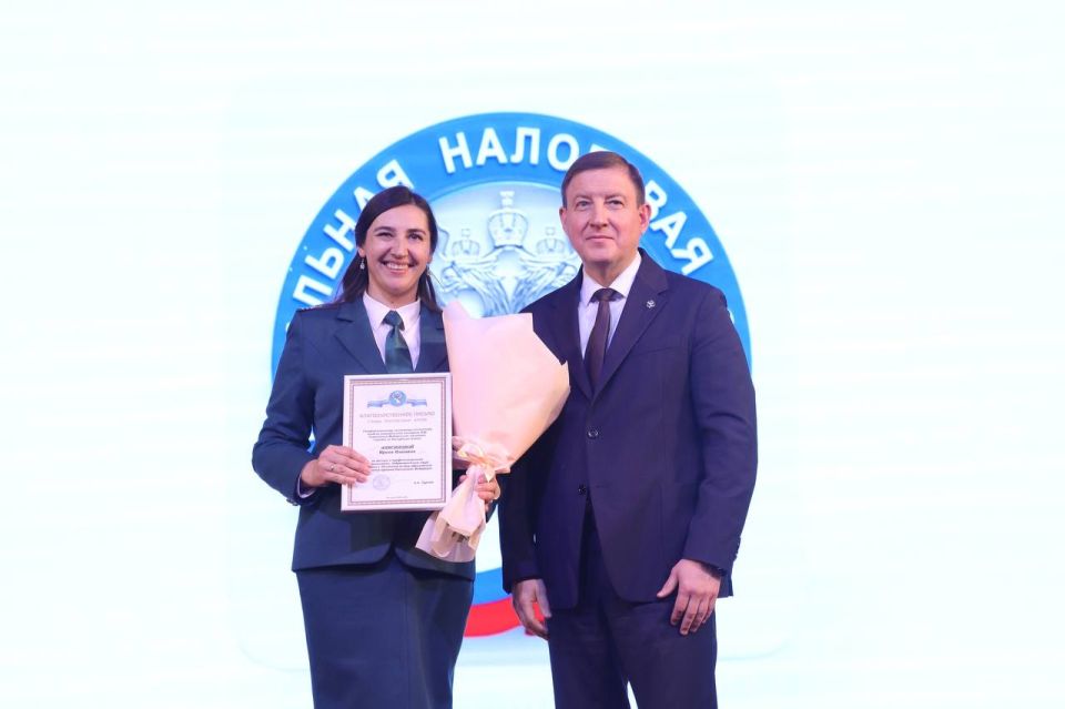 Андрей Турчак: Налоговой службе - 35 лет. Вместе с сотрудниками и ветеранами Управления ФНС по Республике Алтай подвели итоги совместной работы и наградили лучших