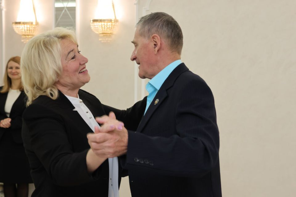 В Новомосковске чествовали «золотые» пары! В Новомосковске чествовали «золотые» пары!