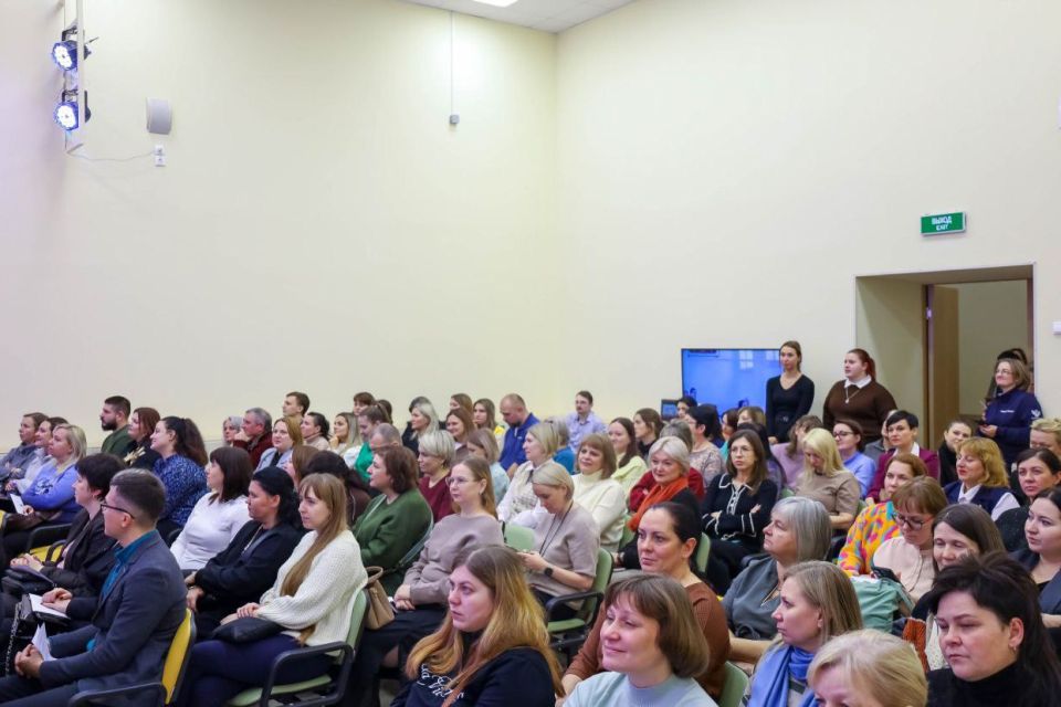 Учителя + родители: в Туле прошел форум по взаимодействию школ и родительской общественности Учителя + родители: в Туле прошел форум по взаимодействию школ и родительской общественности