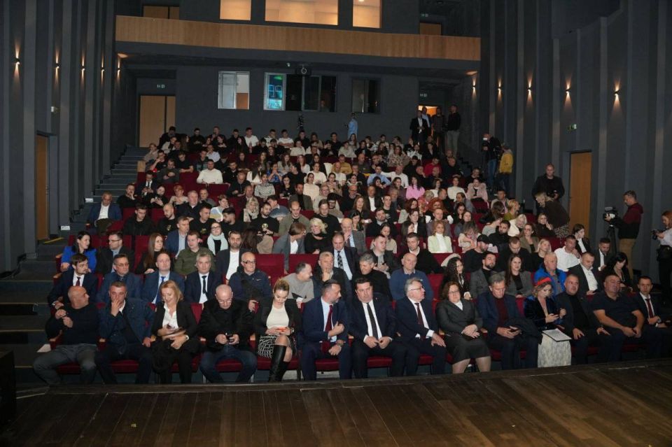  :  ,   ,   'RT.:   '   