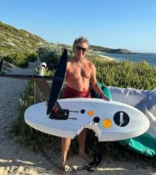 Олег Царёв: 61-летний сёрфер против акулы Олег Царёв: 61-летний сёрфер против акулы