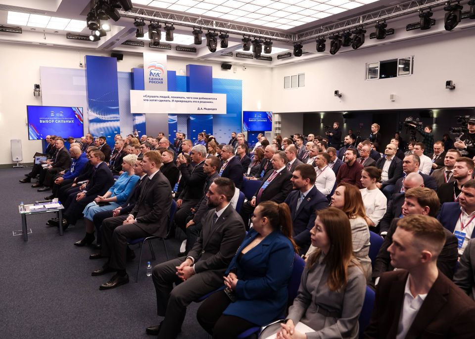  :  2025          81 ,  49 