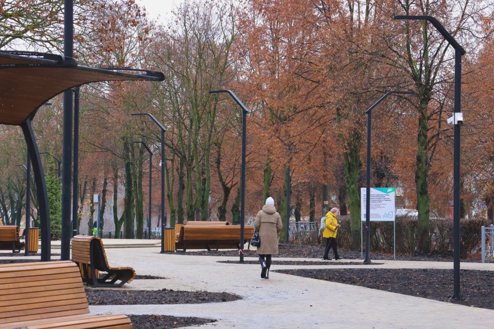  :    !              26  , ,     239-  