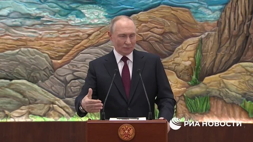 &quot;   &quot;.        G7