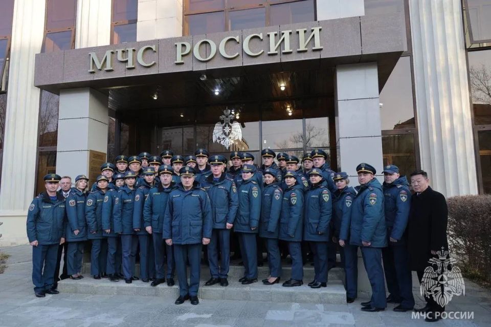 Александр Куренков проинспектировал работу Спецуправления пожарной охраны МЧС России на космодроме Байконур и передал три единицы новой техники Александр Куренков проинспектировал работу Спецуправления пожарной охраны МЧС России на космодроме Байконур и передал три единицы новой техники