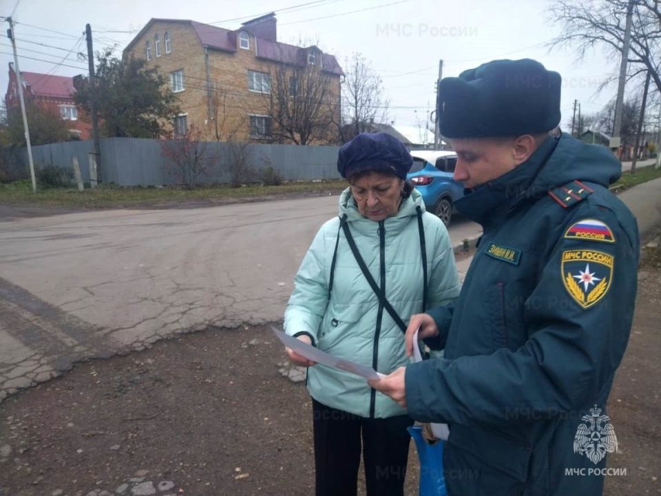 Знакомство с профессией, общее дело с педагогами и профилактические беседы с жителями Знакомство с профессией, общее дело с педагогами и профилактические беседы с жителями