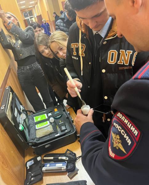 В рамках акции «Будь в форме» студенты колледжа посетили УМВД России по г. Туле В рамках акции «Будь в форме» студенты колледжа посетили УМВД России по г. Туле