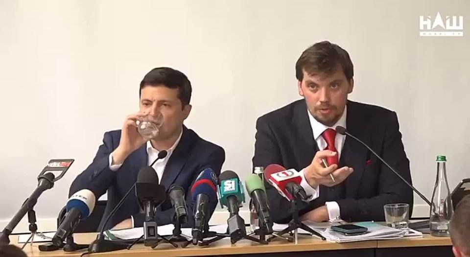 Андрей Медведев: Вот лето 2019 года. Даже по этому видео, уже тогда можно было понять, что Зеленский дел наворотит