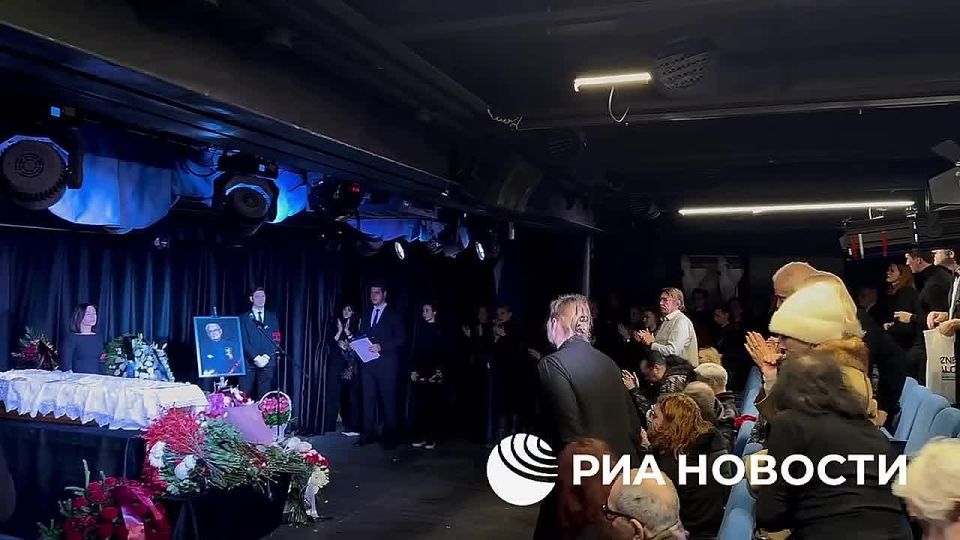 Прощание с народным артистом РСФСР Всеволодом Шиловским завершилось в Москве