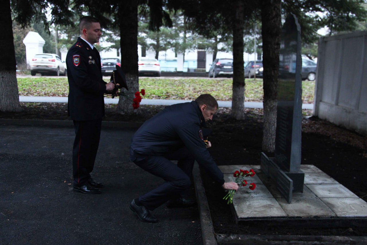 В Кимовске начальник УМВД Андрей Даценко оценил ход благоустройства территории местного отдела полиции В Кимовске начальник УМВД Андрей Даценко оценил ход благоустройства территории местного отдела полиции