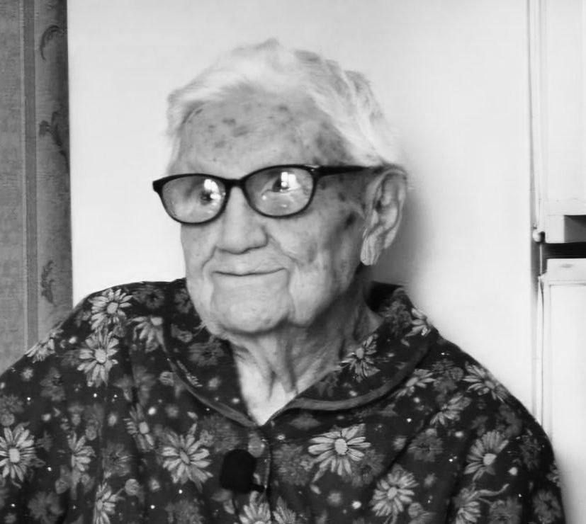 Старейшая жительница России Клавдия Гадючкина умерла в 114 лет, сообщил губернатор Ярославской области Михаил Евраев