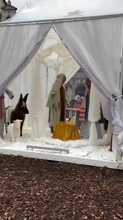 Безликое Рождество: Иисус, Мария и Иосиф без лиц появились в Брюсселе — так там подготовились к инклюзивному празднику