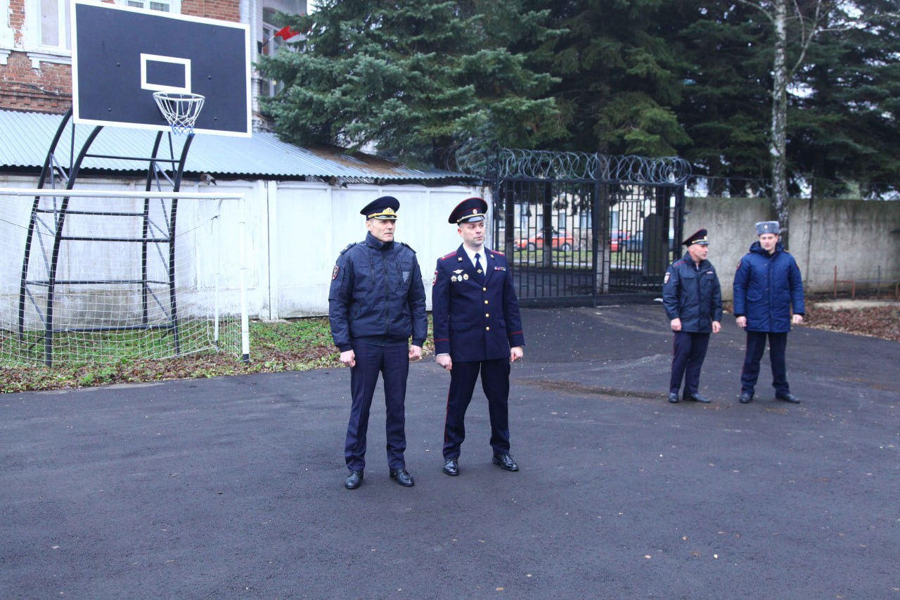 В Кимовске начальник УМВД Андрей Даценко оценил ход благоустройства территории местного отдела полиции В Кимовске начальник УМВД Андрей Даценко оценил ход благоустройства территории местного отдела полиции