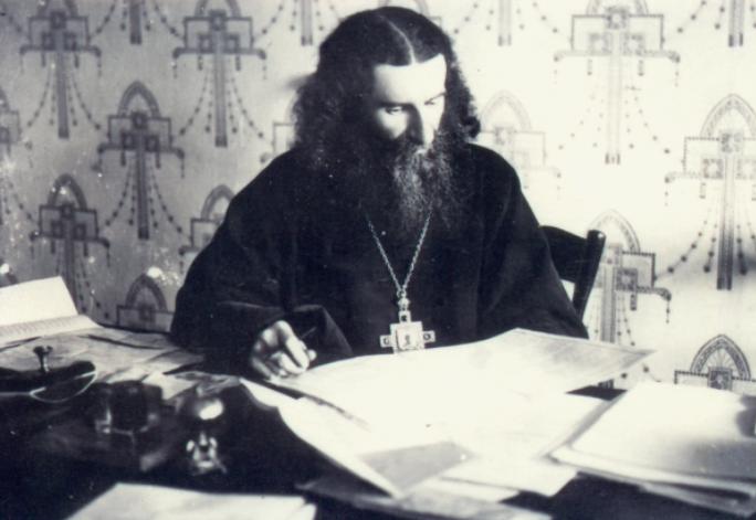 Михаил Онуфриенко: Священномученик Андроник, архиепископ Пермский в миру Владимир Никольский, когда началась Первая Мировая Война, протестовал против праздной жизни в тылу: