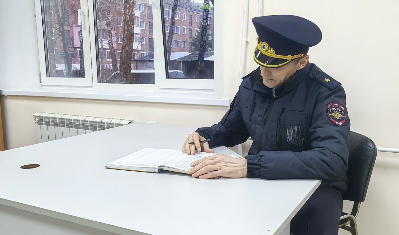 В Кимовске начальник УМВД Андрей Даценко оценил ход благоустройства территории местного отдела полиции В Кимовске начальник УМВД Андрей Даценко оценил ход благоустройства территории местного отдела полиции