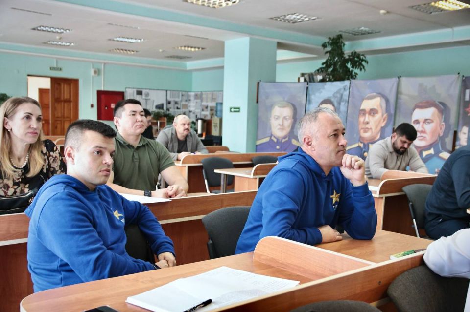 Андрей Турчак: Участник «Героев Алтая» Кирилл Шнаркулов на заседании Правительства предложил включить в нашу кадровую программу больше практики и взаимодействия с опытными управленцами