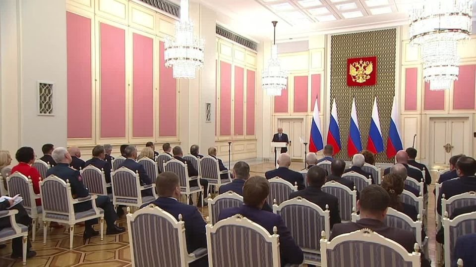 Михаил Мишустин вручил премии Правительства в области науки и техники, а также медицинской науки