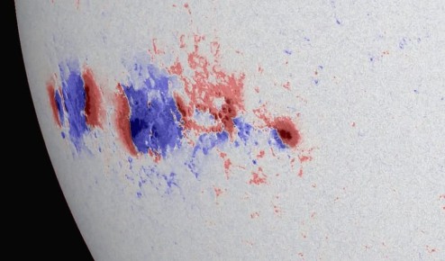 Крупнейшие за 10 лет вспышки уровня Х10-Х20 могут случиться на Солнце в ближайшие дни, рассказали ученые