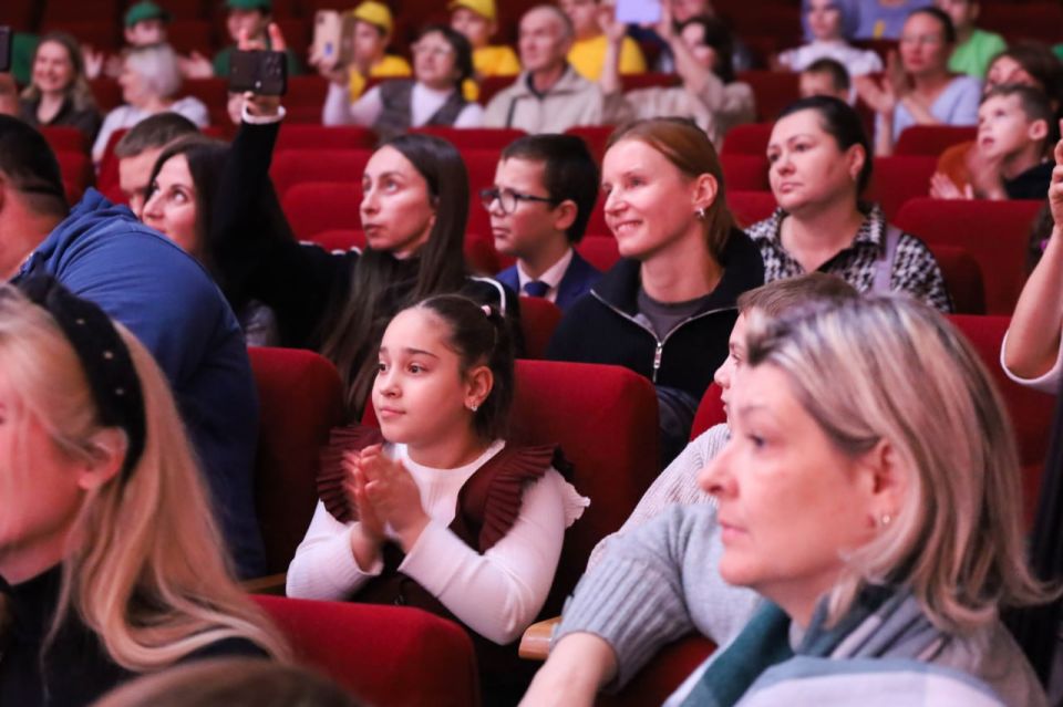 В Новомосковске впервые состоялся Открытый городской многожанровый фестиваль «Вдохновение», в котором приняли участие талантливые дети, имеющие ограниченные возможности здоровья