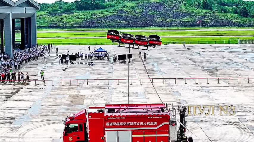 В Китае создали первую пожарную машину с дроном для тушения высоток: Беспилотник поднимается на высоту до 200 метров и эффективно распыляет воду на 45 метров