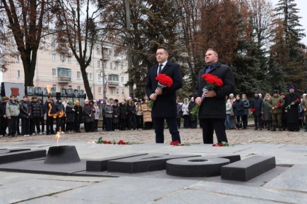 Руслан Бутов: Память, объединяющая поколения: Новомосковск почтил подвиг Неизвестного солдата