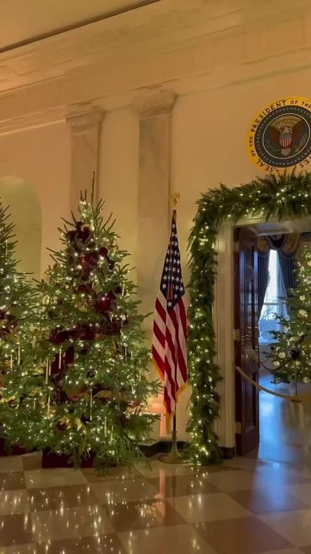 Олег Царёв: Чайковский в Белом доме. Музыка великого русского композитора сопровождает презентацию рождественского оформления Белого дома