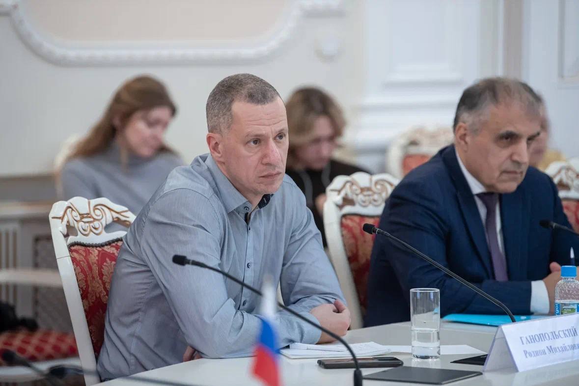 Глава Минобрнауки Валерий Фальков обсудил с заведующими кафедрами совершенствование приема и обучения на инженерных специальностях Глава Минобрнауки Валерий Фальков обсудил с заведующими кафедрами совершенствование приема и обучения на инженерных специальностях