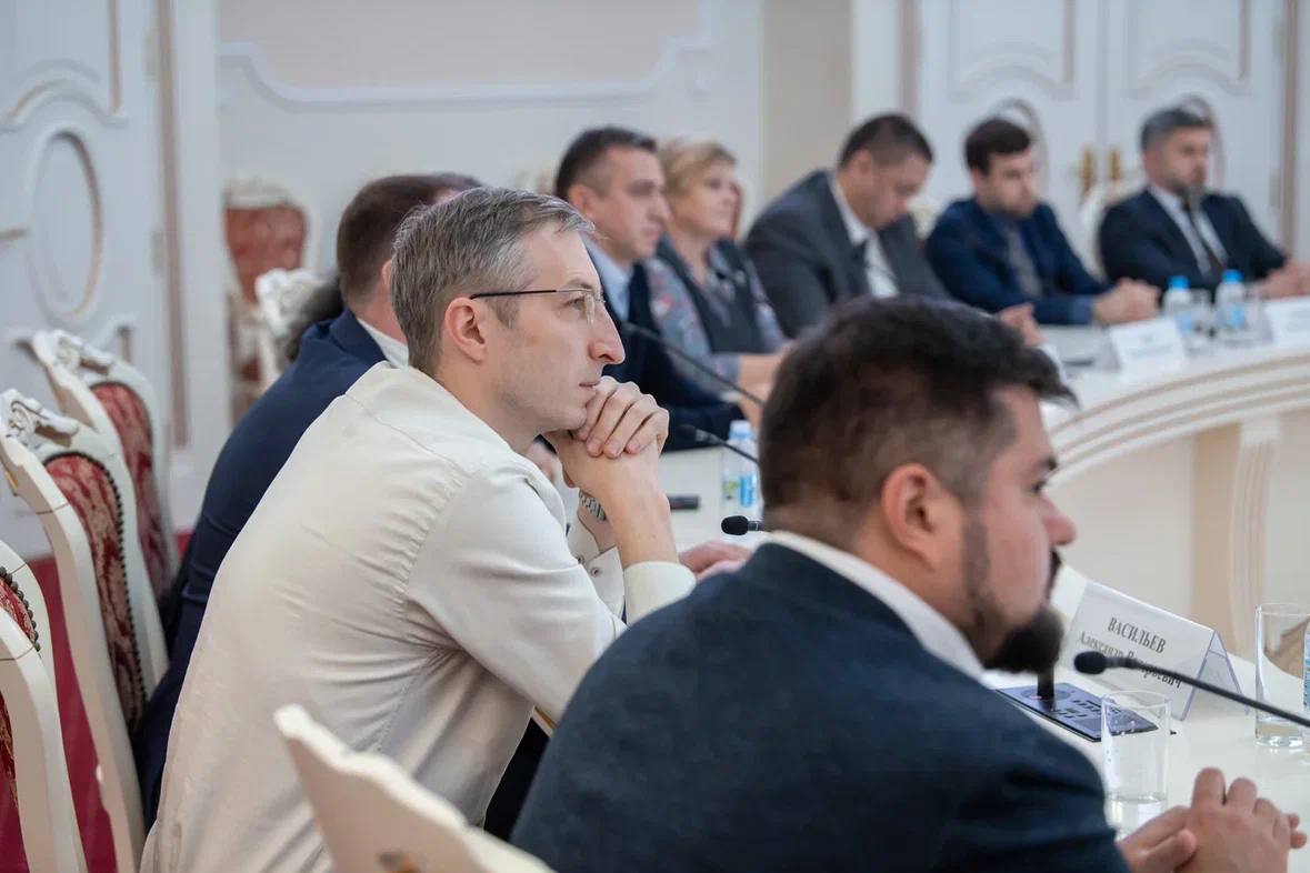 Глава Минобрнауки Валерий Фальков обсудил с заведующими кафедрами совершенствование приема и обучения на инженерных специальностях Глава Минобрнауки Валерий Фальков обсудил с заведующими кафедрами совершенствование приема и обучения на инженерных специальностях