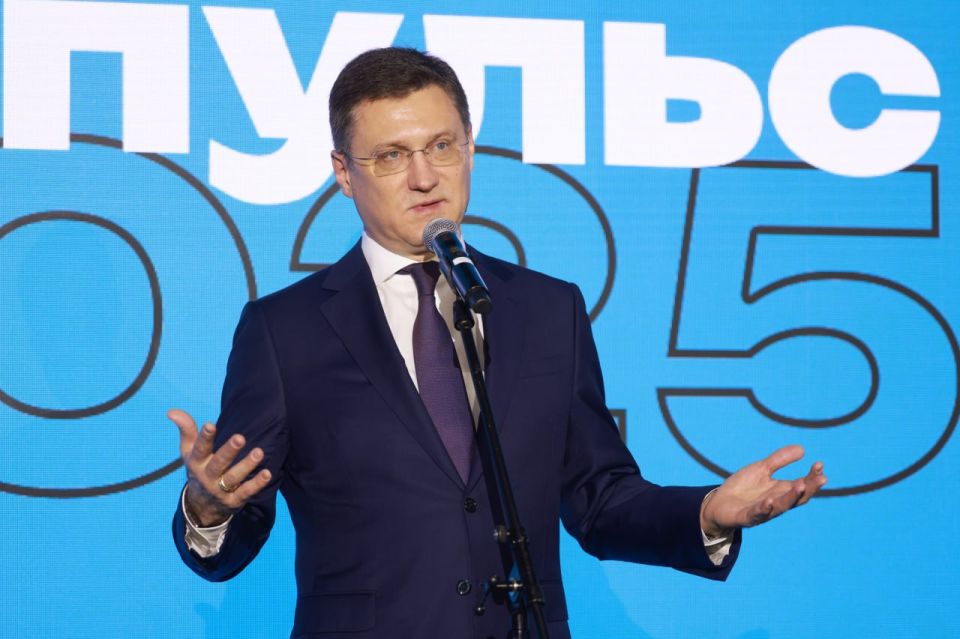 Александр Новак принял участие в церемонии награждения лауреатов премии «Ведомости Импульс»