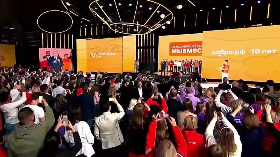 Чтобы делать добро, не нужен костюм супергероя