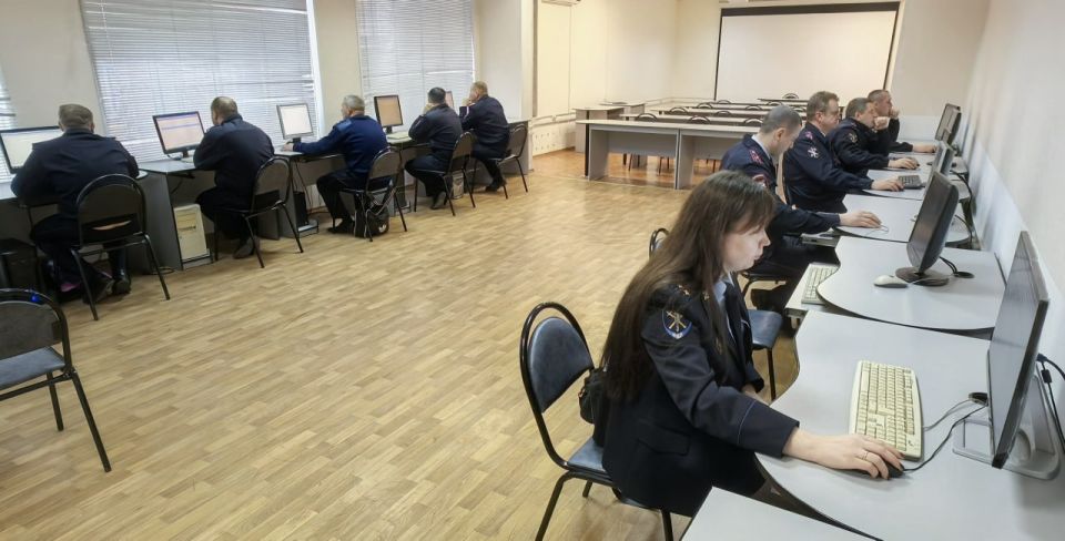 Руководители структурных подразделений и служб УМВД сдали зачеты на уровень профессиональной подготовленности