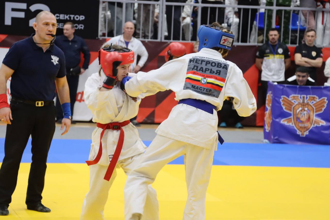 Дмитрий Миляев: #Нашасилавспорте. Сегодня в многофункциональном спортивном центре «Тула-Арена» стартовали чемпионат ЦФО среди мужчин и женщин, а также первенство ЦФО среди юношей и девушек в возрастных категориях 12-13... Дмитрий Миляев: #Нашасилавспорте. Сегодня в многофункциональном спортивном центре «Тула-Арена» стартовали чемпионат ЦФО среди мужчин и женщин, а также первенство ЦФО среди юношей и девушек в возрастных категориях 12-13...