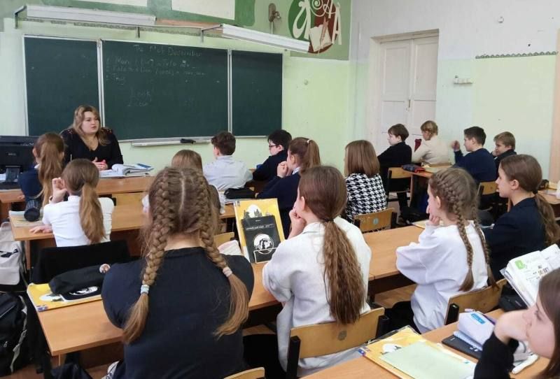 Недетский разговор»: Сотрудник полиции в Узловой провела урок безопасности в сети Интернет